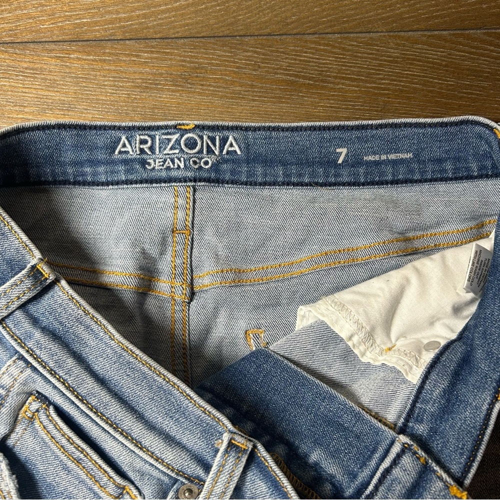 Arizona Jean Co. Women’s Denim Distressed Mini Skirt – Size 7 - Picture 4 of 5
